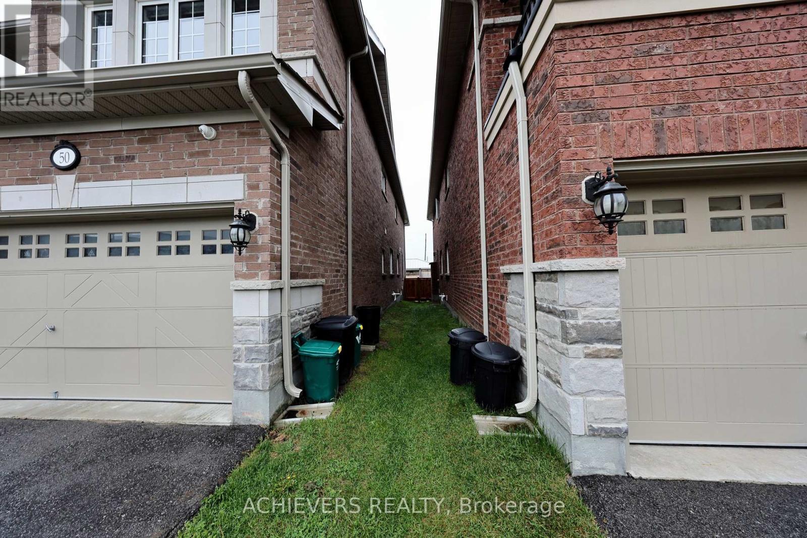 52 Branigan Crescent, Halton Hills, Ontario  L7G 0N1 - Photo 4 - W13181158