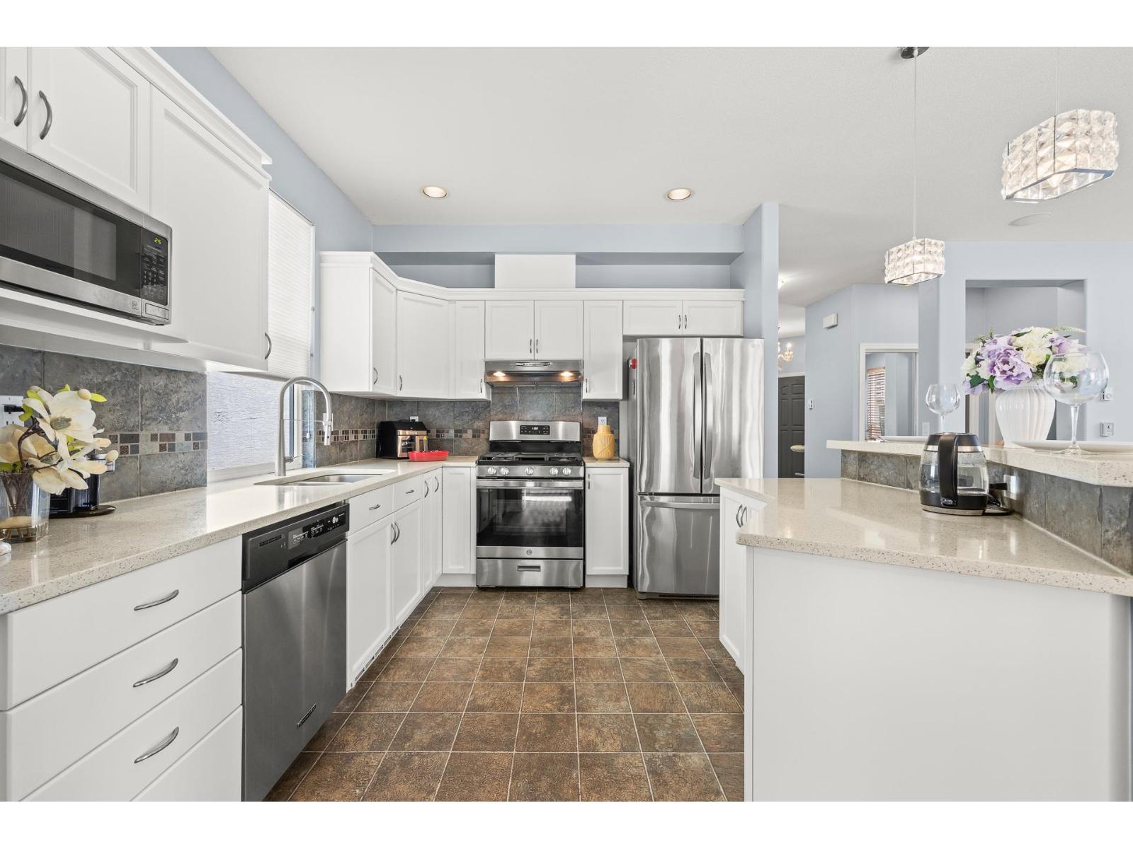3307 Rosemary Heights Crescent, Surrey, British Columbia  V3Z 0K7 - Photo 8 - R3128370