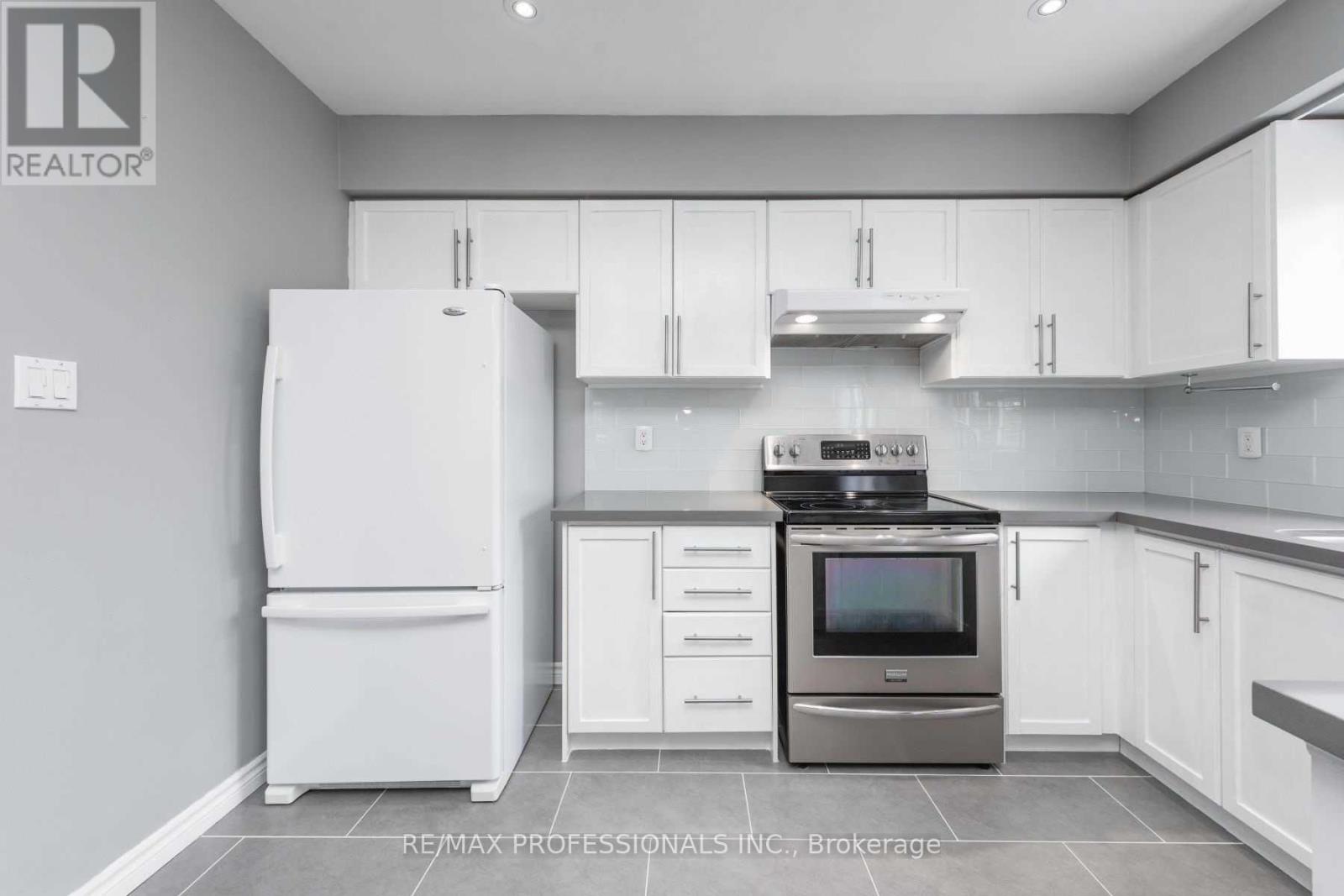1362 Brookstar Drive, Oakville, Ontario  L6M 3W1 - Photo 14 - W13181302