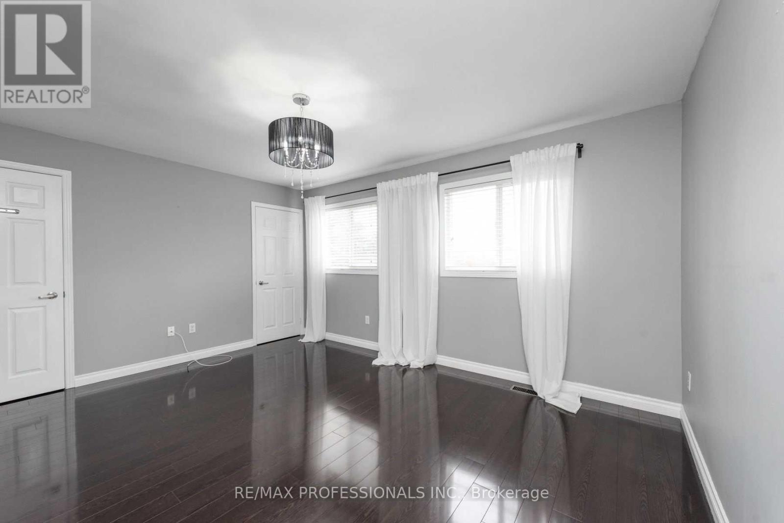 1362 Brookstar Drive, Oakville, Ontario  L6M 3W1 - Photo 23 - W13181302