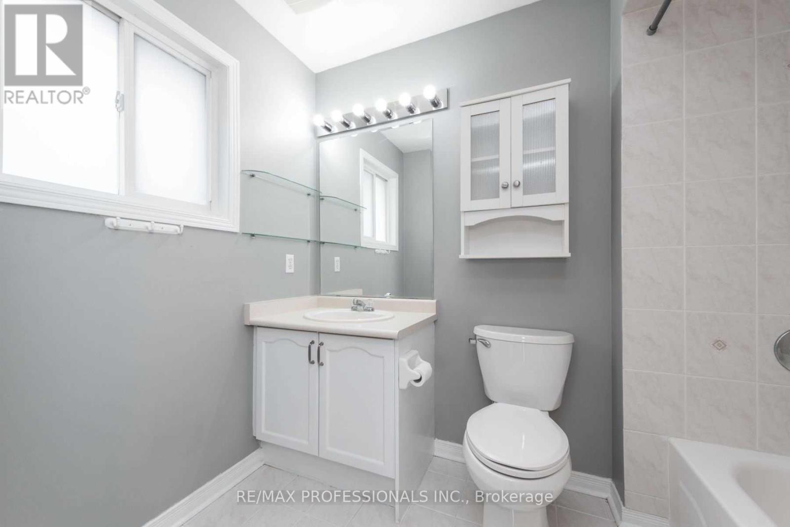 1362 Brookstar Drive, Oakville, Ontario  L6M 3W1 - Photo 26 - W13181302