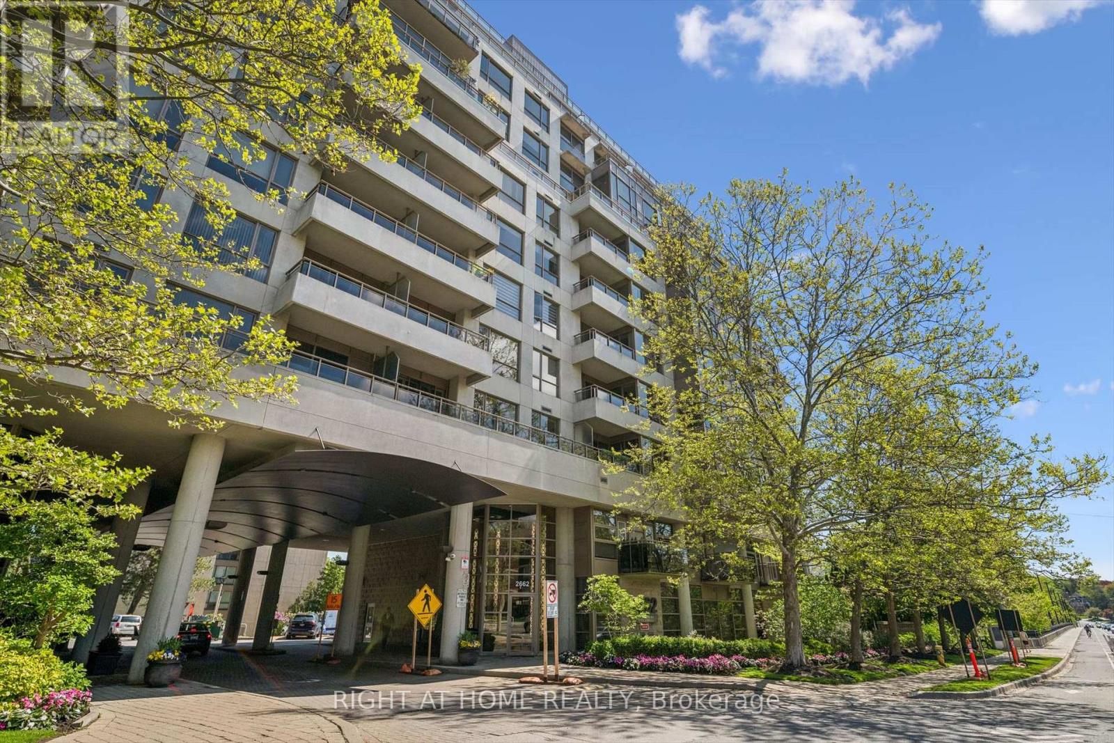 512 - 2662 Bloor Street W, Toronto, Ontario  M8X 2Z7 - Photo 2 - W13181408