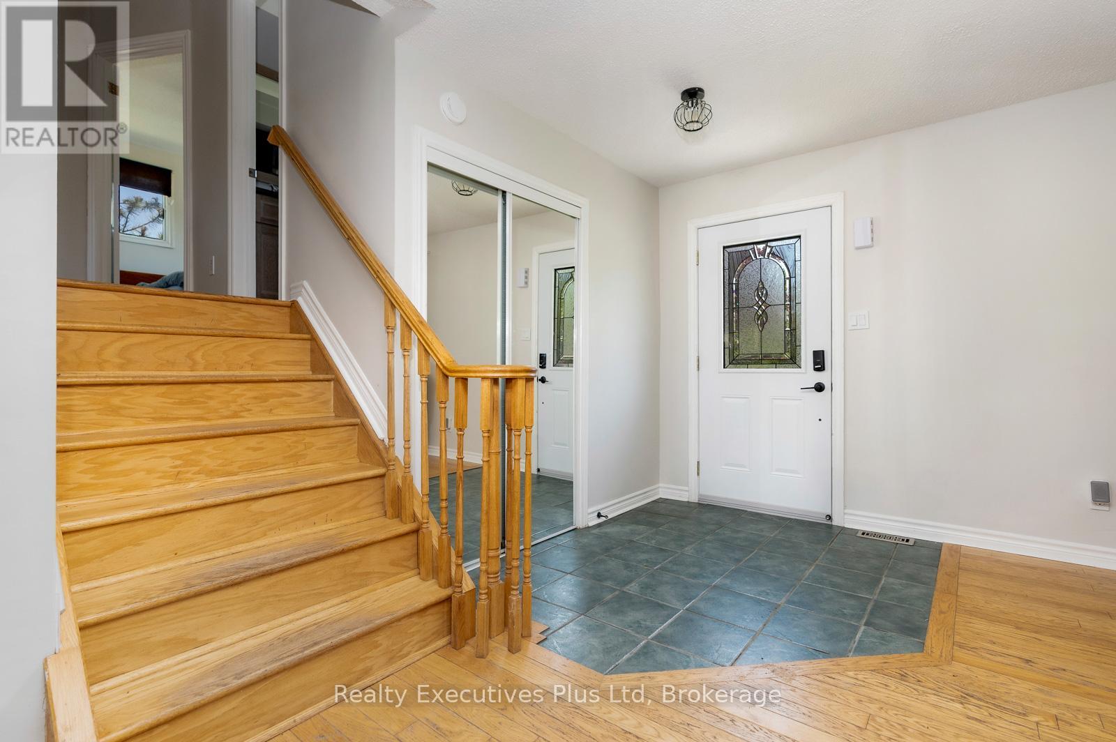 24 Mcconkey Place, Barrie (Allandale Heights), Ontario  L4N 6H1 - Photo 3 - S13181490