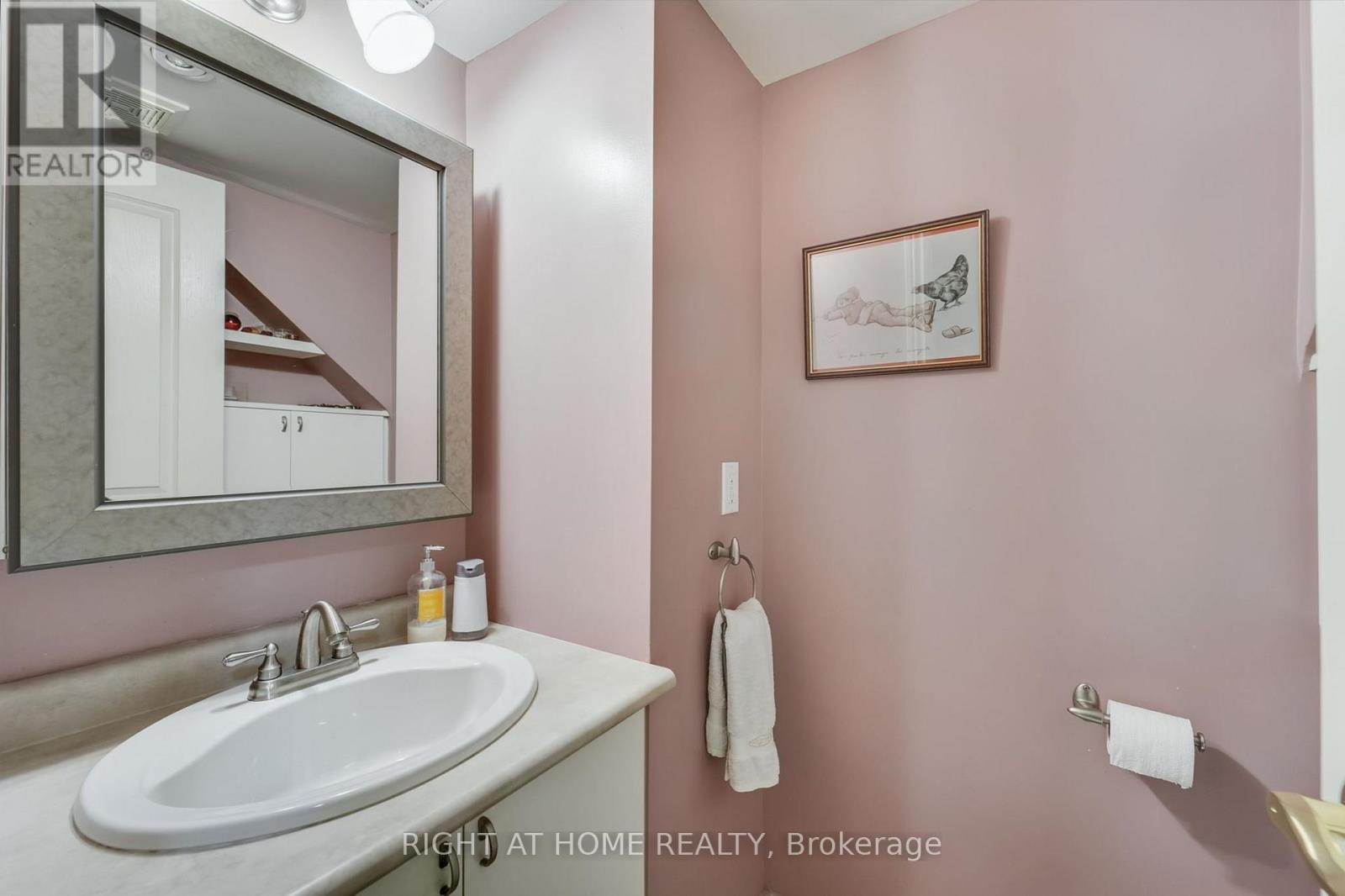 25 Clarendon Avenue, Toronto, Ontario  M4V 1H8 - Photo 19 - C13181560