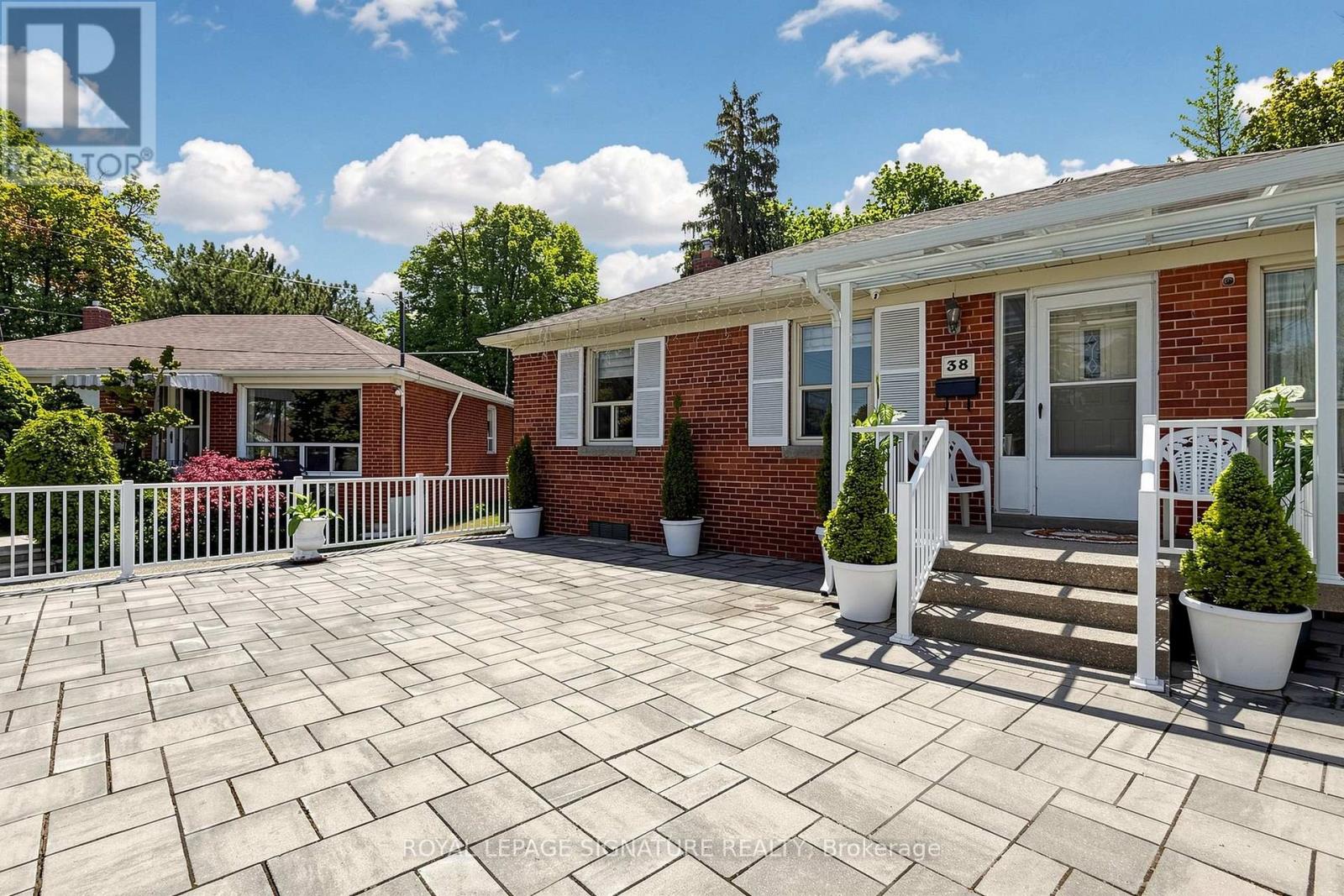 38 Lingarde Drive, Toronto, Ontario  M1R 1X6 - Photo 8 - E13181534