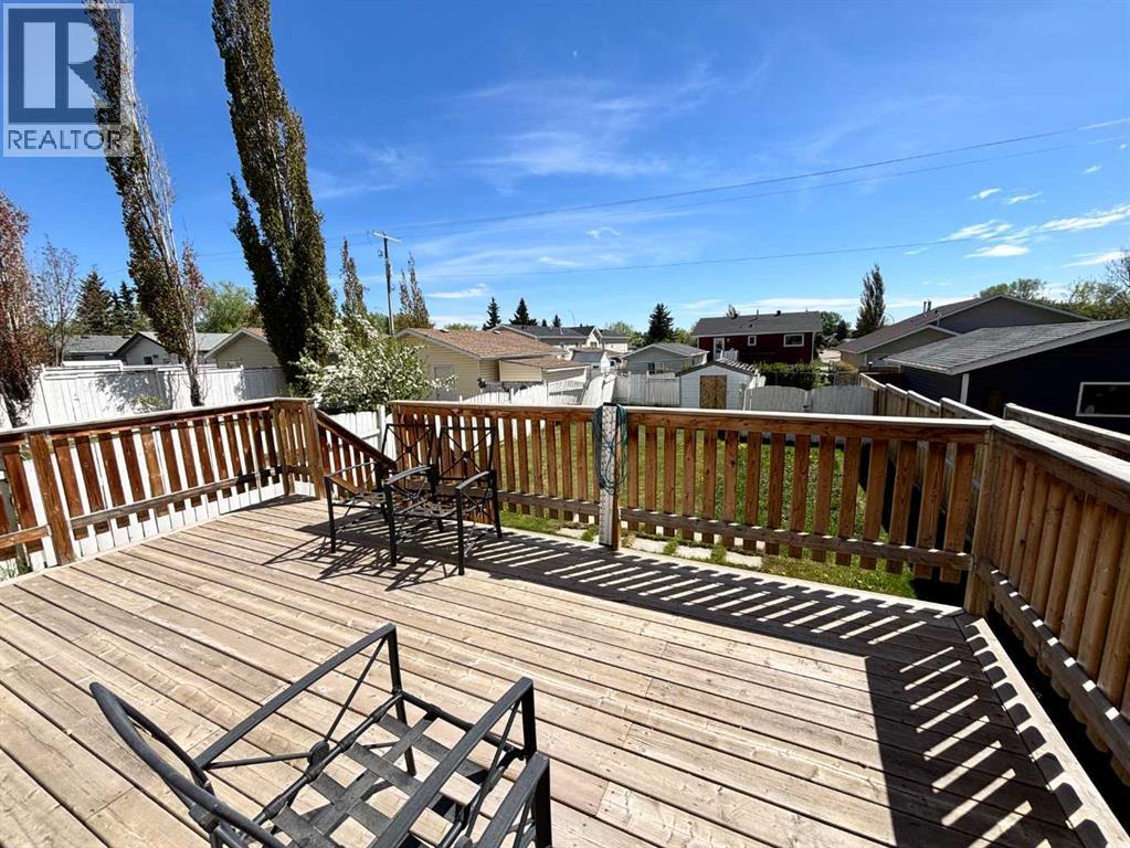 52 Country Ridge Close, Lacombe, Alberta  T4L 1H2 - Photo 2 - A2314519