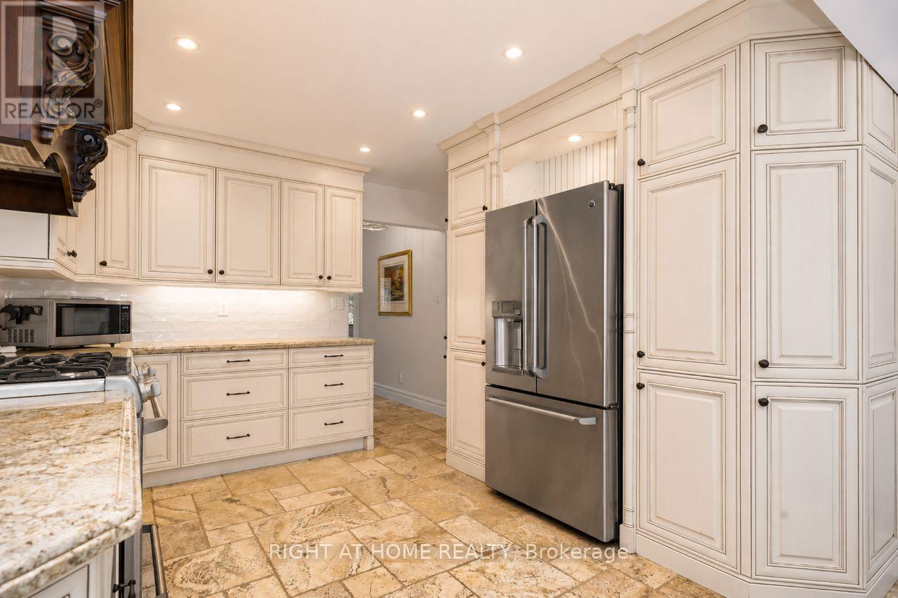 3115 Spring Creek Crescent, Mississauga, Ontario  L5N 4S4 - Photo 16 - W13181530