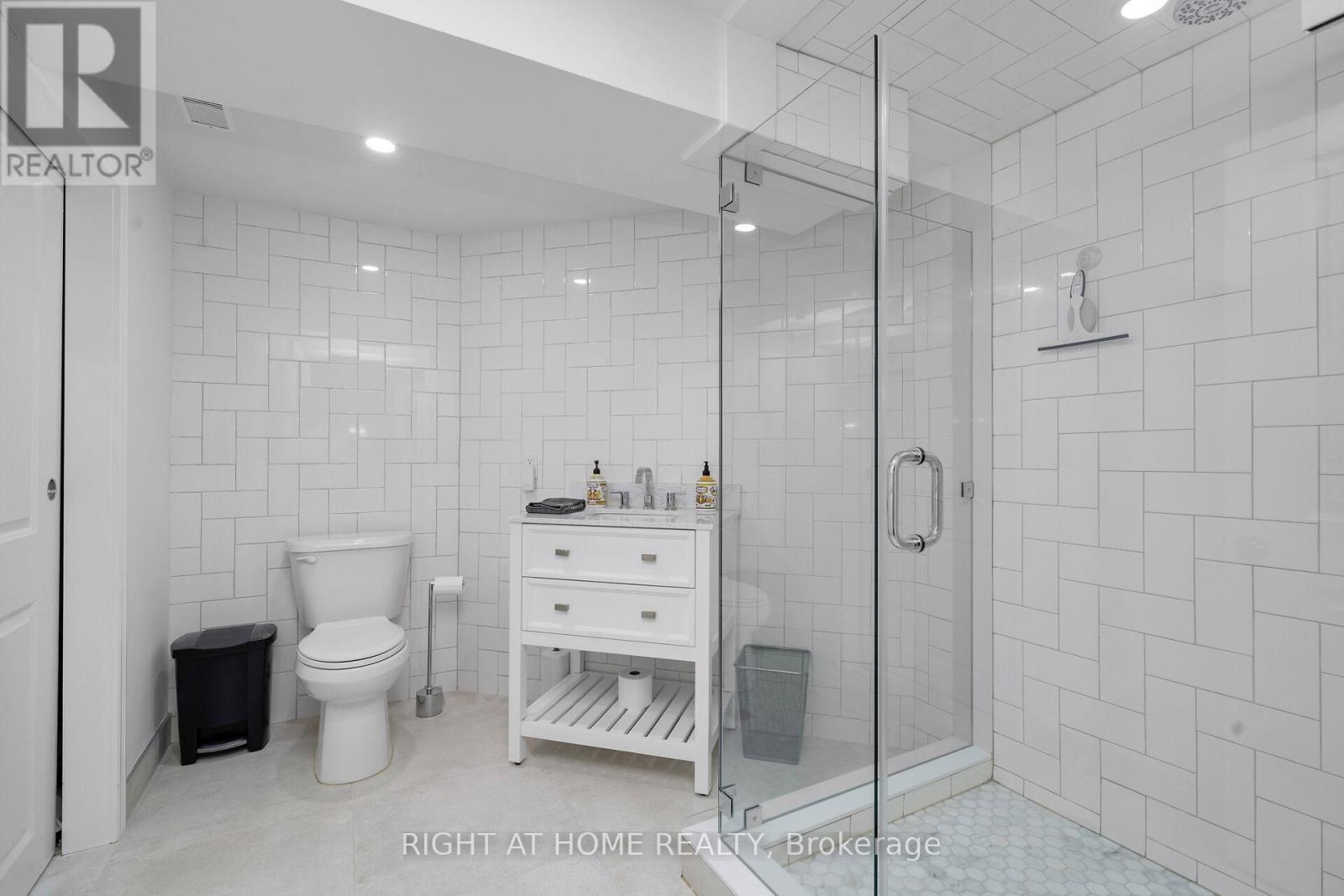 3115 Spring Creek Crescent, Mississauga, Ontario  L5N 4S4 - Photo 36 - W13181530