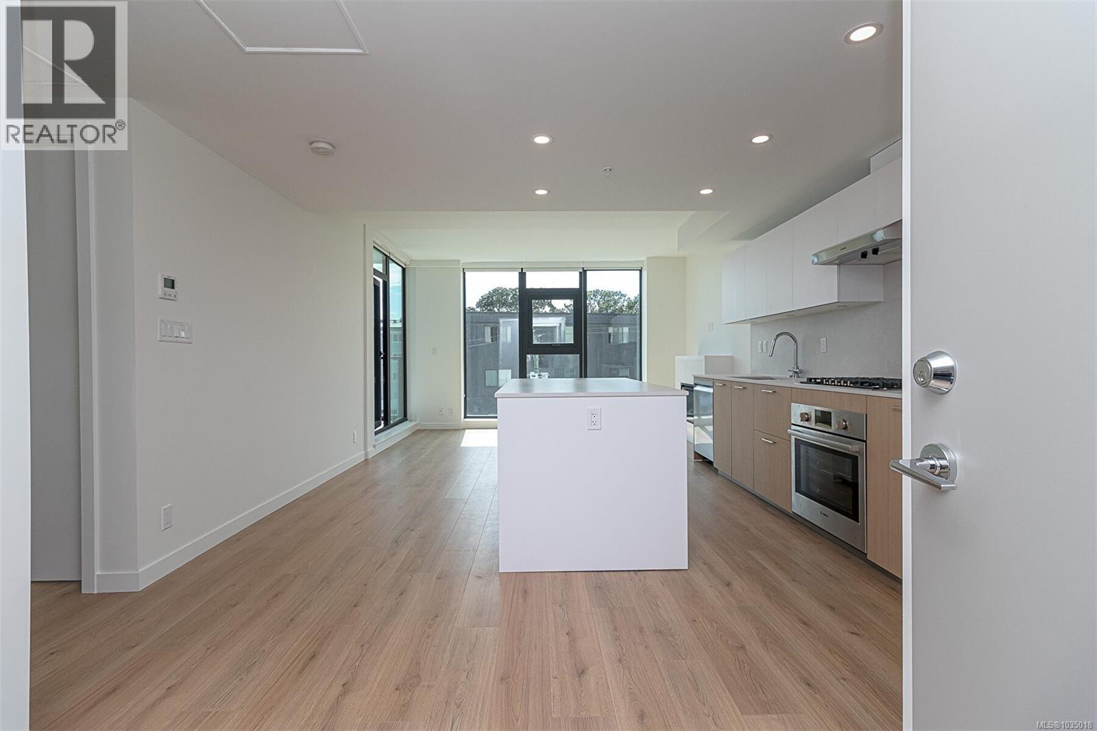 202 899 Esquimalt Rd, Esquimalt, British Columbia  V9A 0L7 - Photo 8 - 1035018