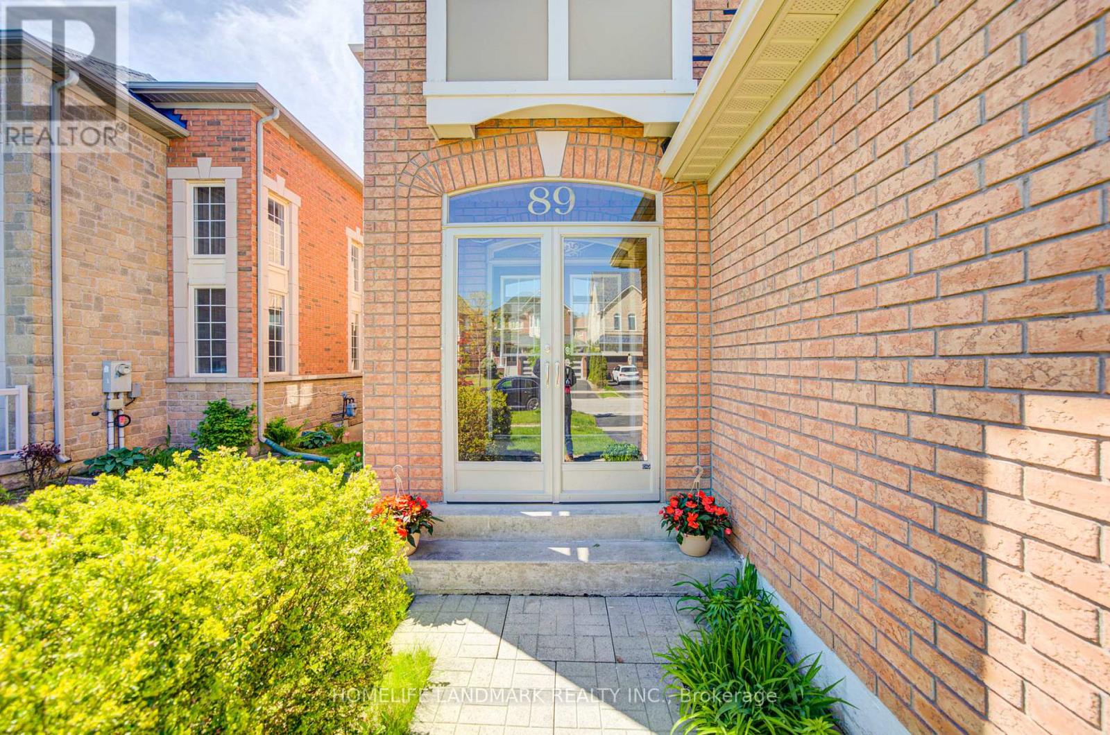 89 Jefferson Forest Drive, Richmond Hill, Ontario  L4E 4J4 - Photo 6 - N13173022