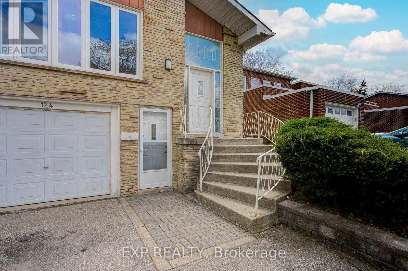 124 Chipwood Crescent, Toronto, Ontario  M2J 3X7 - Photo 2 - C13181600