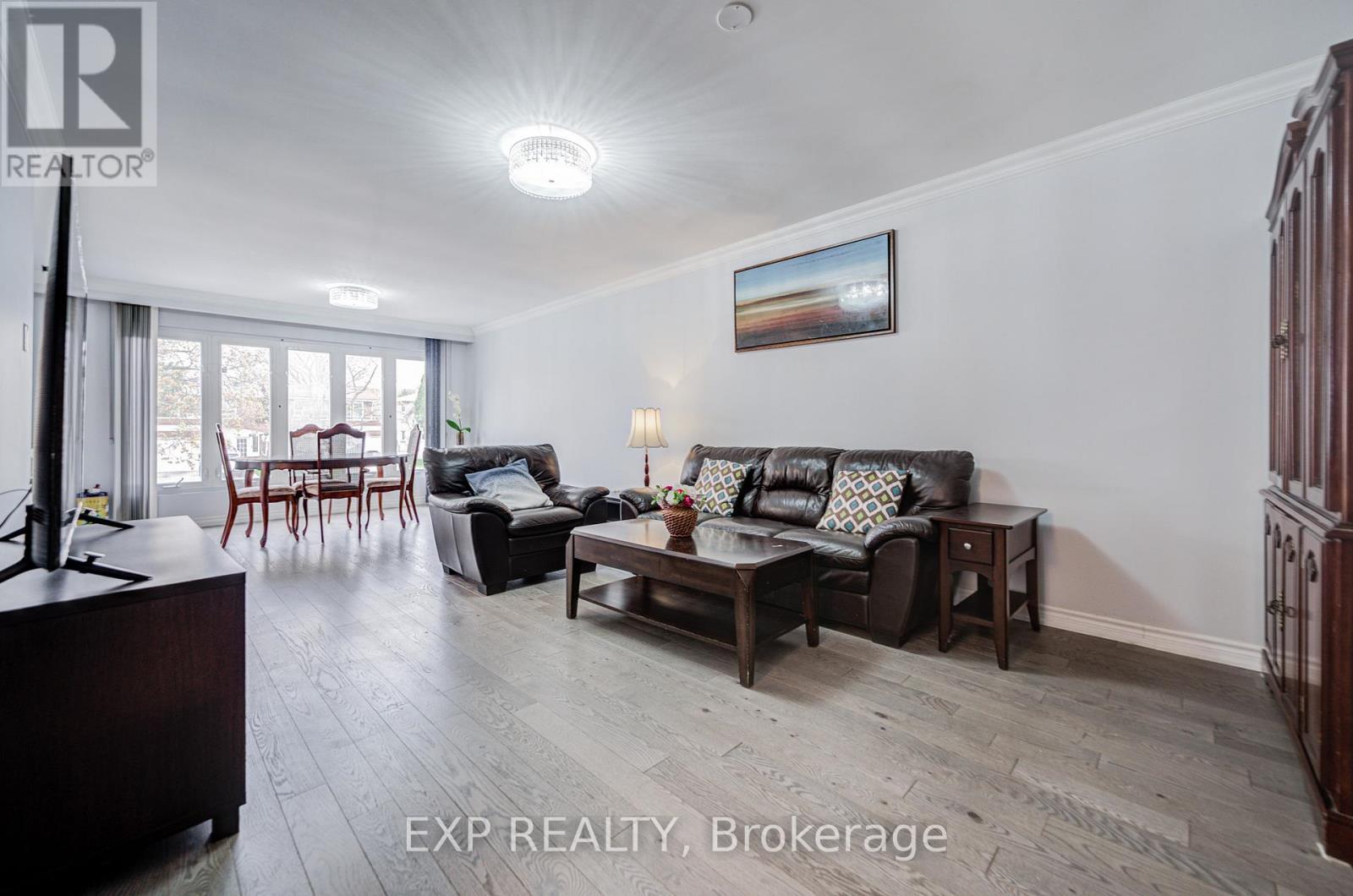 124 Chipwood Crescent, Toronto, Ontario  M2J 3X7 - Photo 7 - C13181600