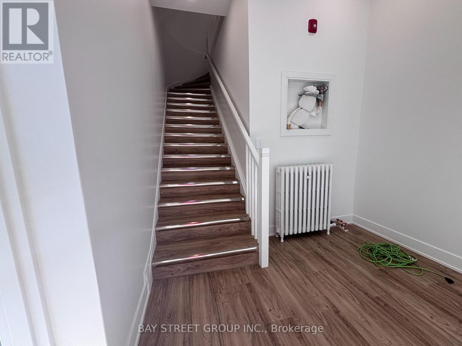 1311 Pape Avenue, Toronto, Ontario  M4K 3W9 - Photo 15 - E13181652
