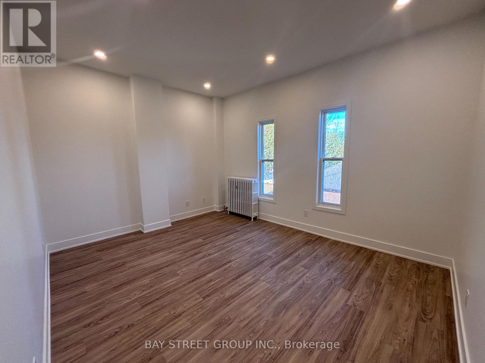1311 Pape Avenue, Toronto, Ontario  M4K 3W9 - Photo 17 - E13181652