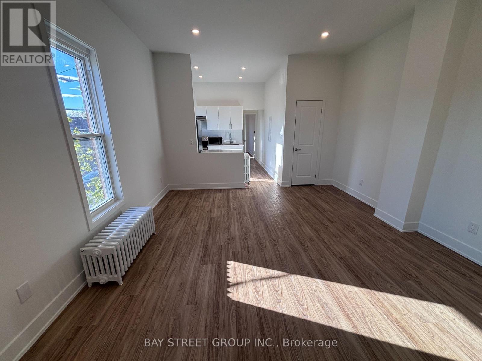 1311 Pape Avenue, Toronto, Ontario  M4K 3W9 - Photo 19 - E13181652