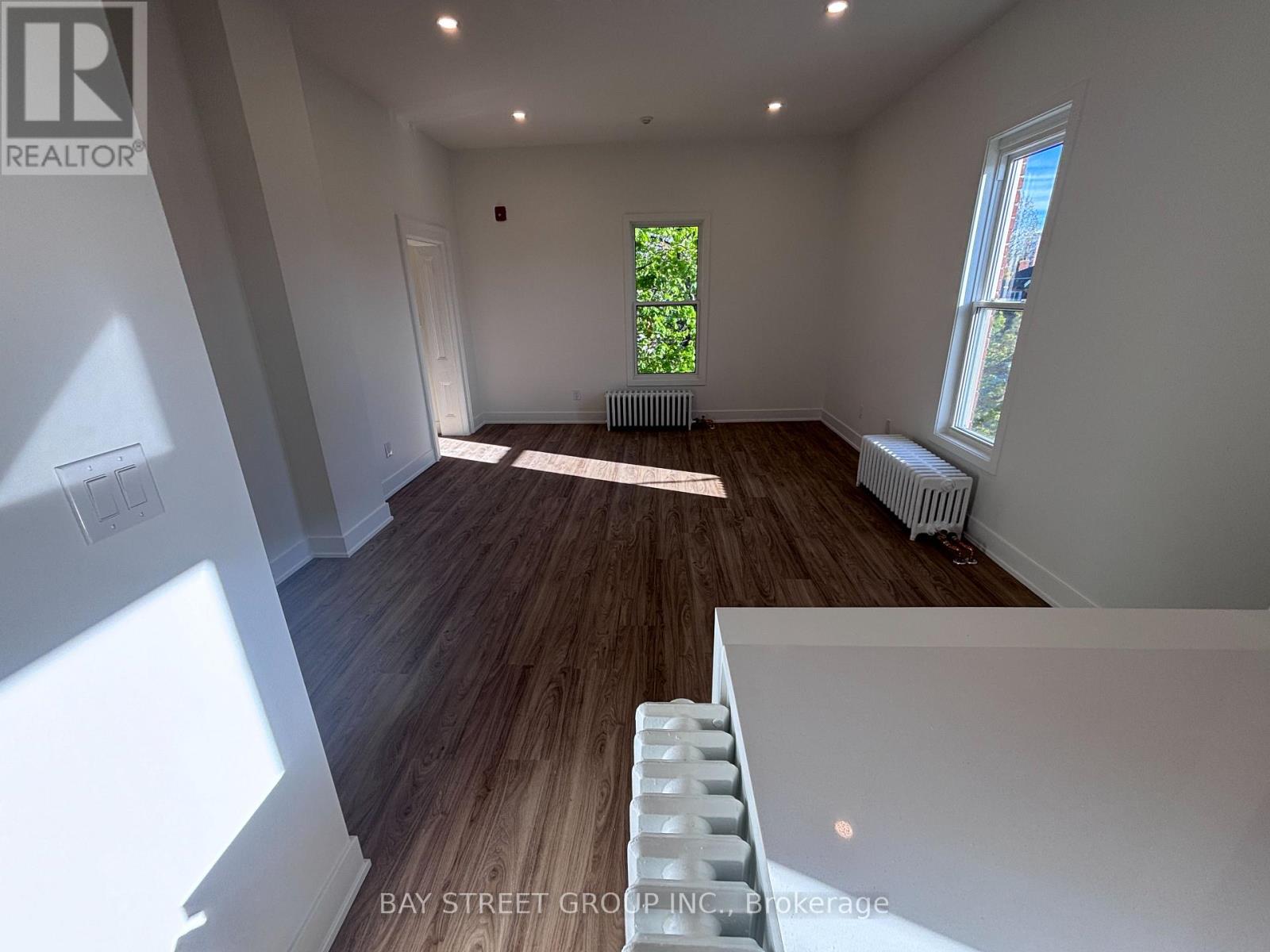 1311 Pape Avenue, Toronto, Ontario  M4K 3W9 - Photo 21 - E13181652