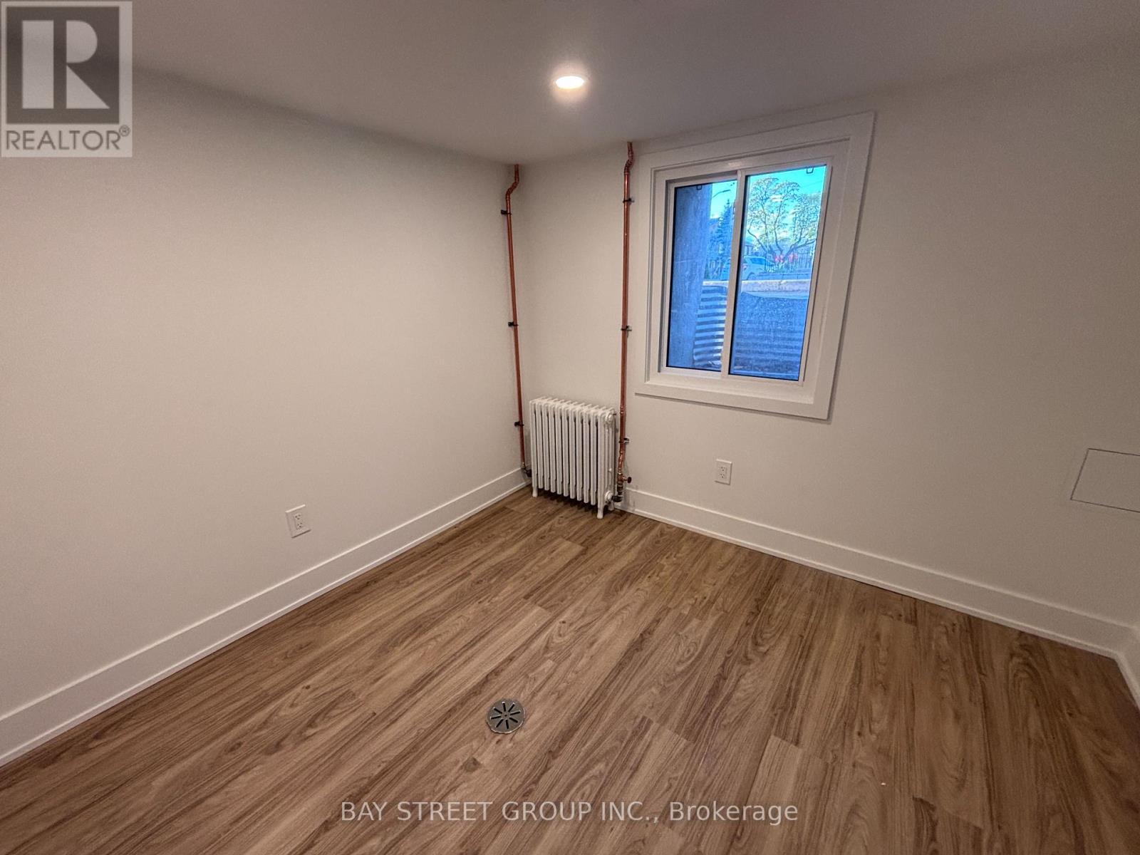 1311 Pape Avenue, Toronto, Ontario  M4K 3W9 - Photo 43 - E13181652