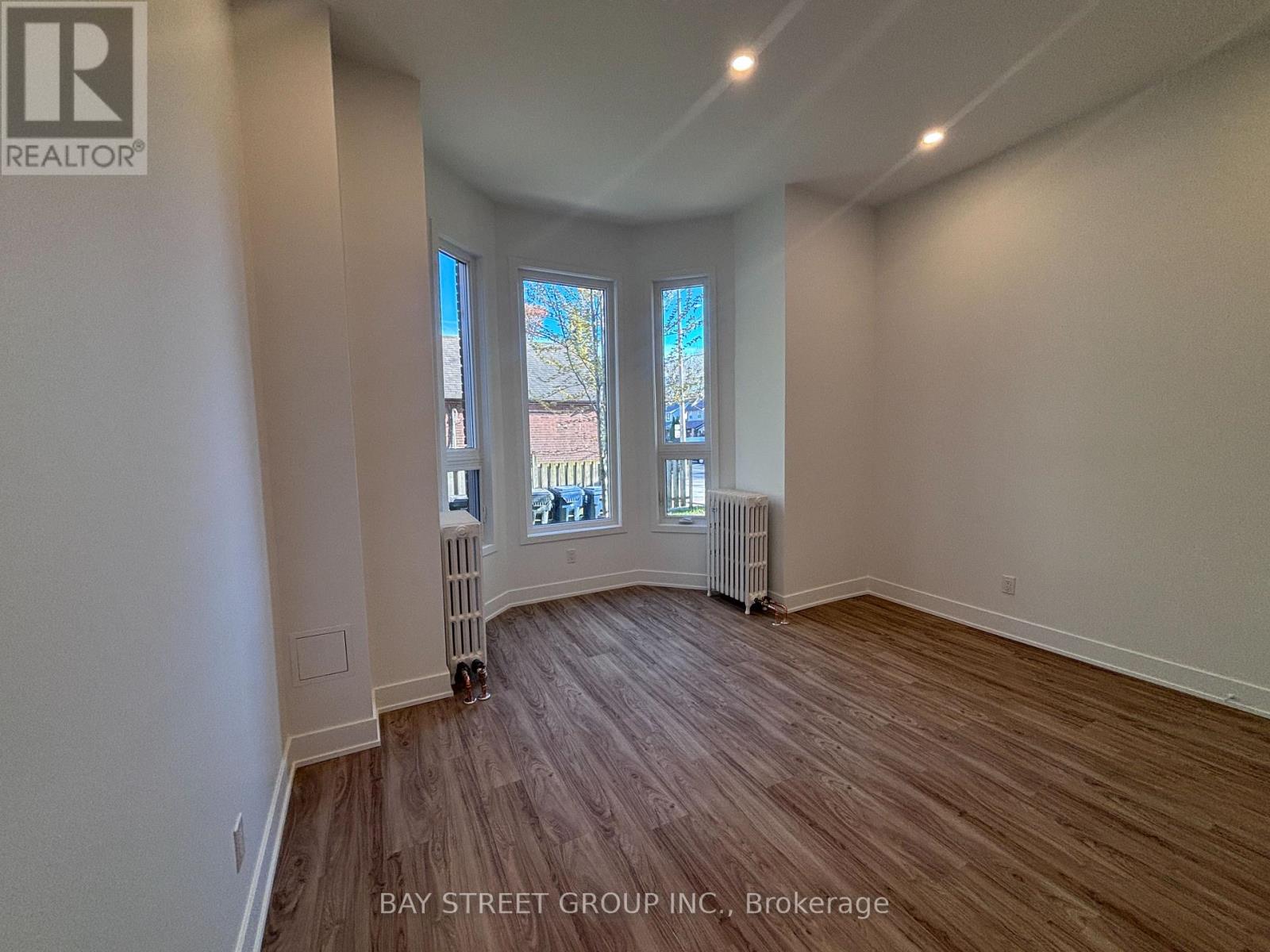 1311 Pape Avenue, Toronto, Ontario  M4K 3W9 - Photo 9 - E13181652