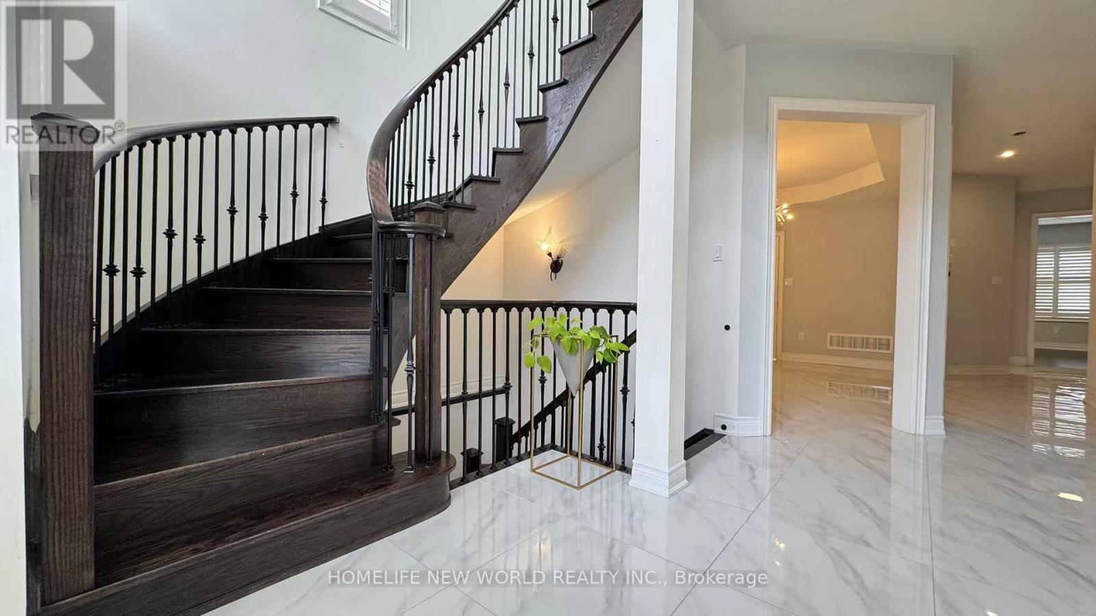 114 Hua Du Avenue, Markham, Ontario  L6C 0P9 - Photo 3 - N13181732