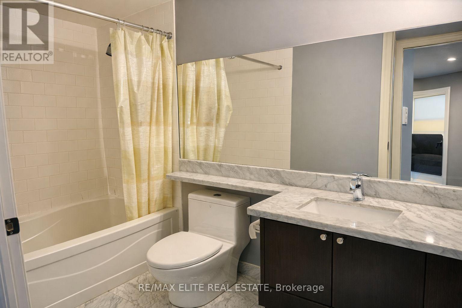 201 - 1 Upper Duke Crescent, Markham, Ontario  L6G 0B6 - Photo 8 - N13181756