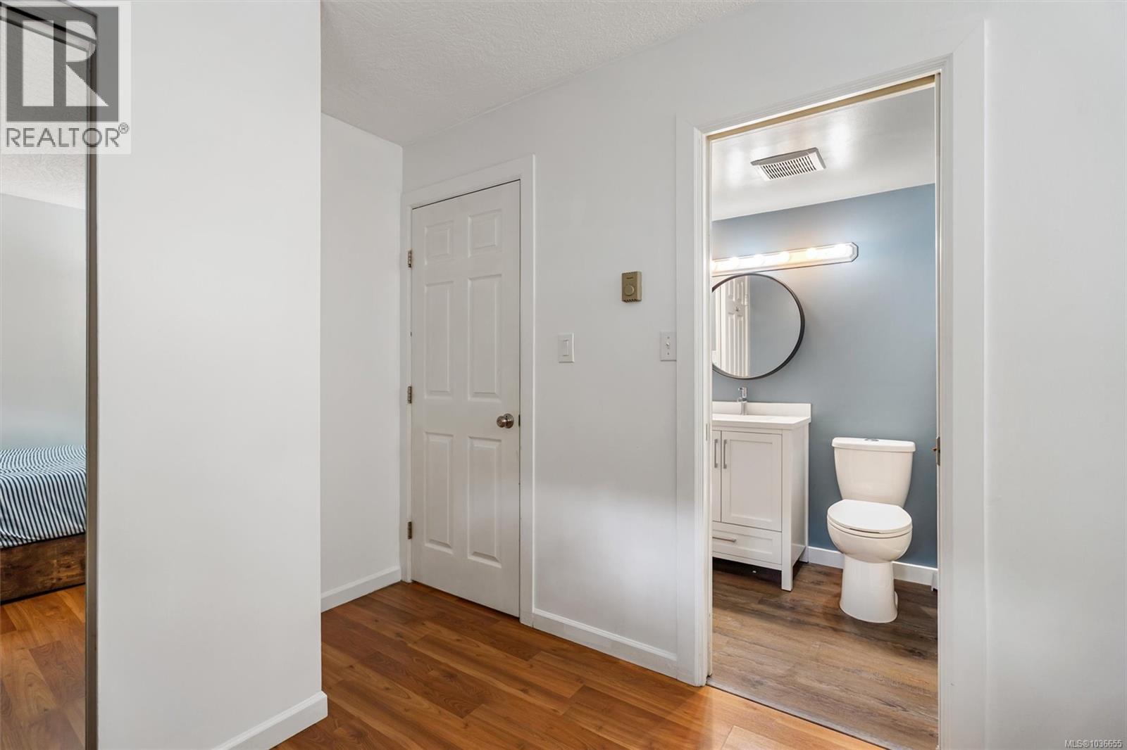 105 1055 Hillside Ave, Victoria, British Columbia  V8T 2A4 - Photo 11 - 1036655