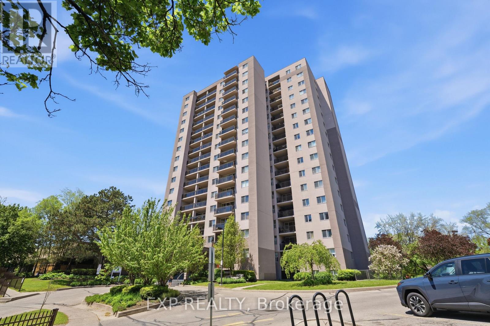 1005 - 975 WARWICK COURT, Burlington, Ontario