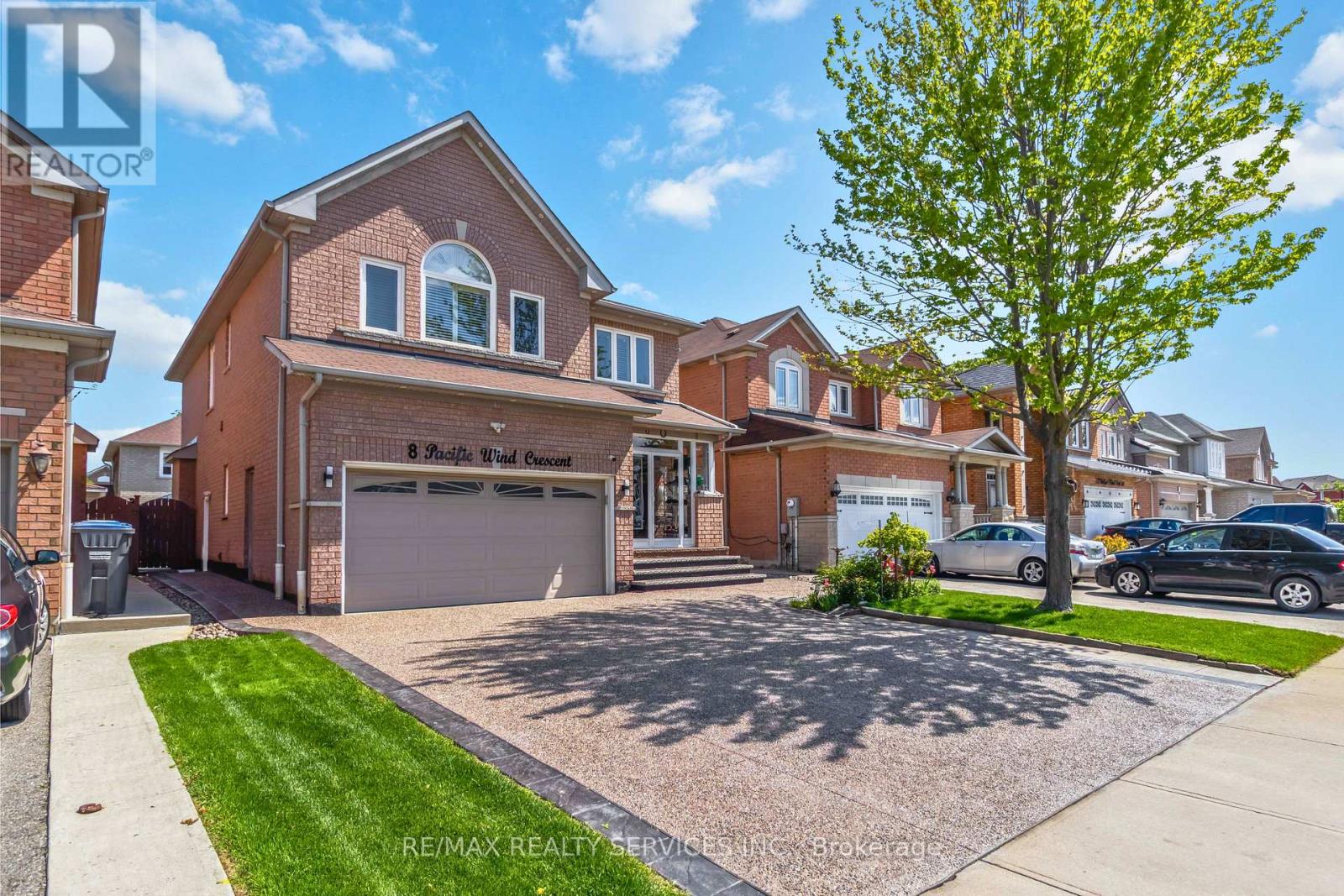 8 Pacific Wind Crescent, Brampton, Ontario  L6R 1Z9 - Photo 2 - W13181760