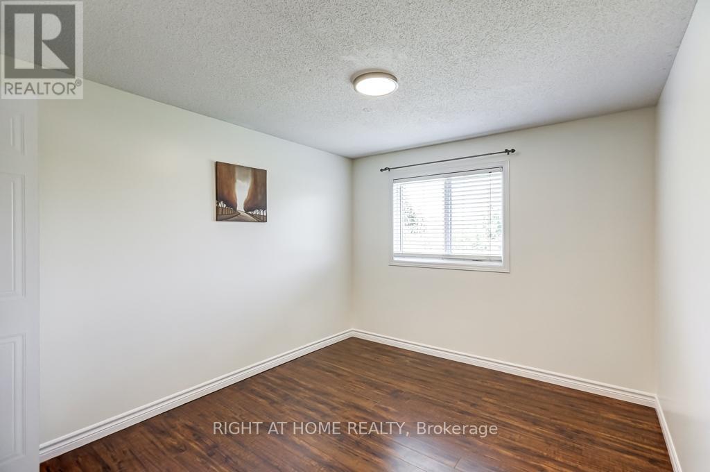 402 Lausanne Crescent, Waterloo, Ontario  N2T 2X6 - Photo 24 - X13181580