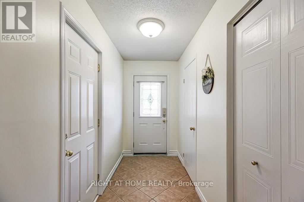 402 Lausanne Crescent, Waterloo, Ontario  N2T 2X6 - Photo 3 - X13181580