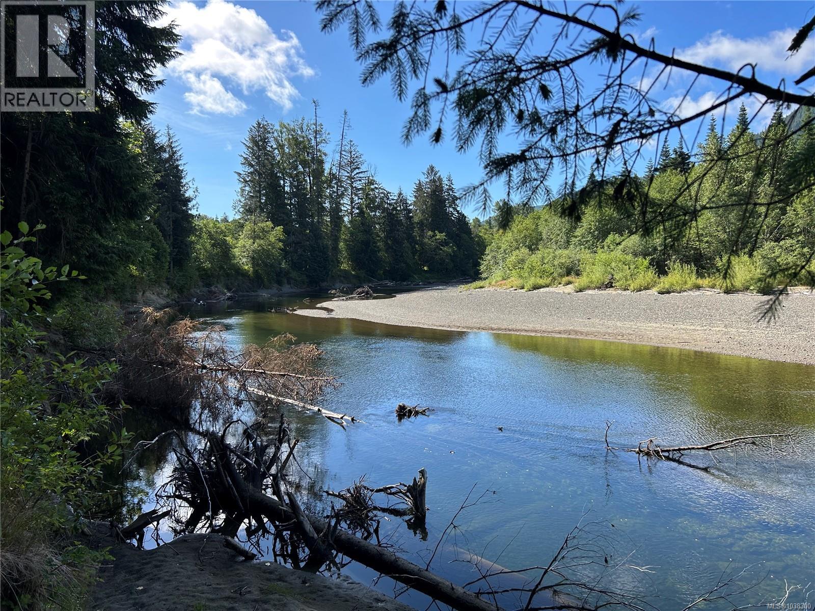 1845 Stowe Creek Rd, Sayward, British Columbia  V0P 1R0 - Photo 2 - 1038300