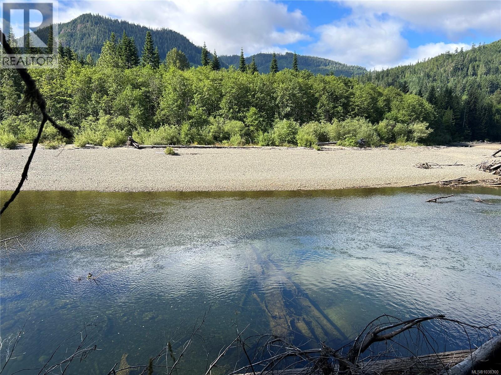 1845 Stowe Creek Rd, Sayward, British Columbia  V0P 1R0 - Photo 3 - 1038300
