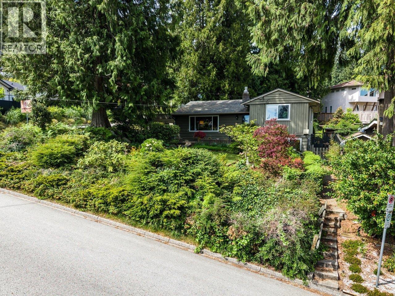 1380 Coleman Street, North Vancouver, British Columbia  V7K 1W6 - Photo 36 - R3123311
