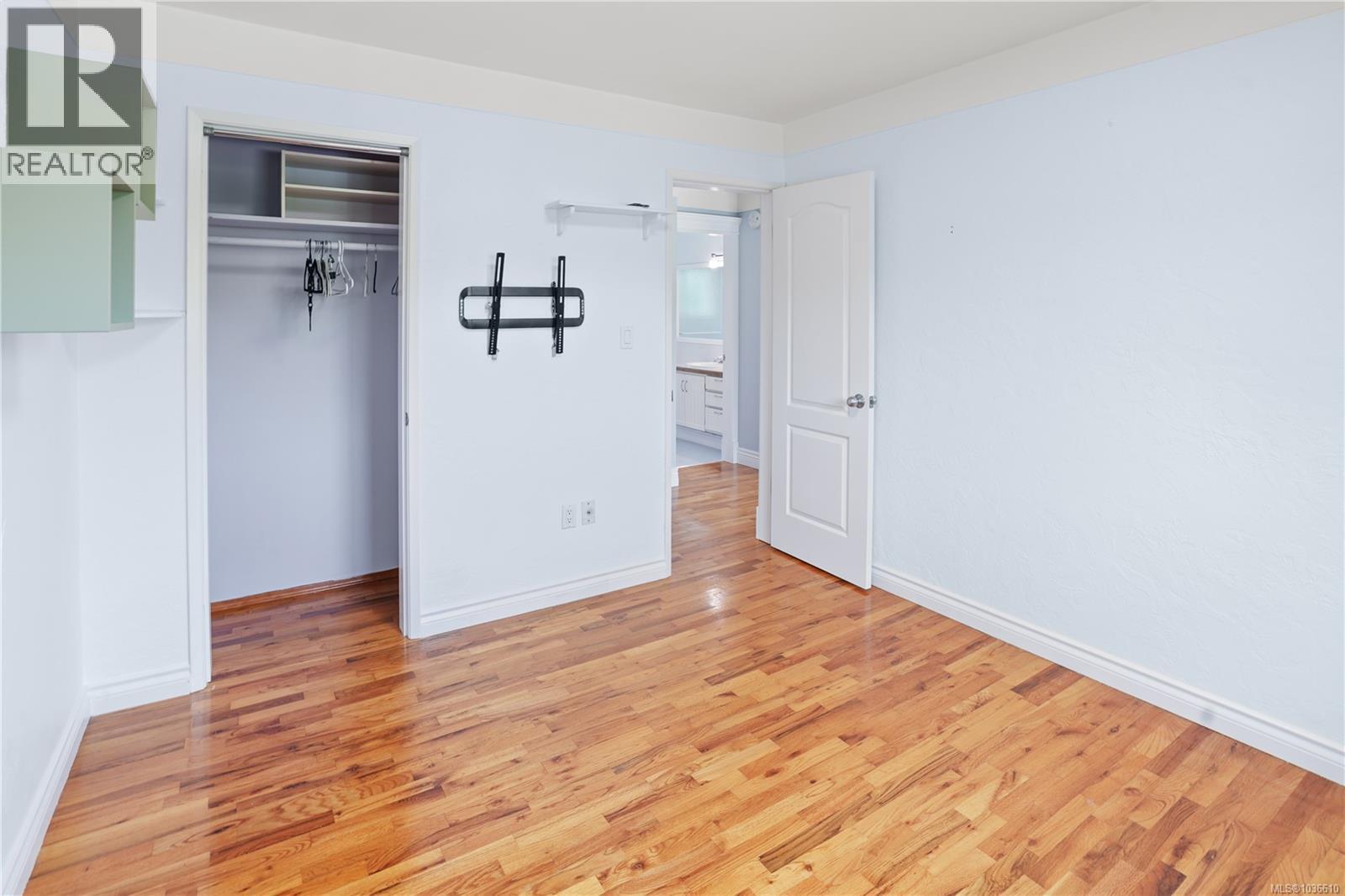 3922 Anton St, Saanich, British Columbia  V8Z 4M3 - Photo 10 - 1036610