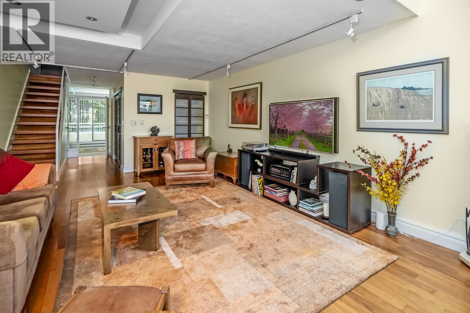 313 674 Leg In Boot Square, Vancouver, British Columbia  V5Z 4B4 - Photo 8 - R3127917