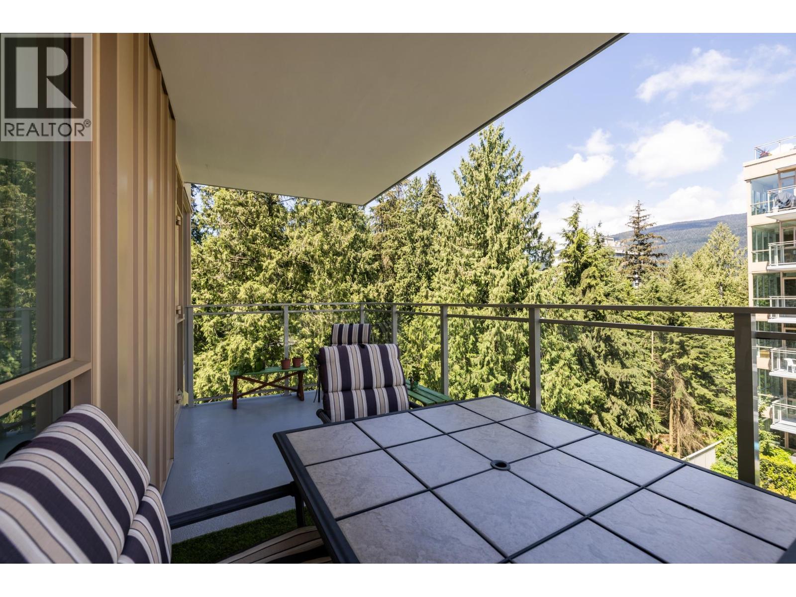 801 2325 Emery Court, North Vancouver, British Columbia  V7J 0E8 - Photo 8 - R3126642