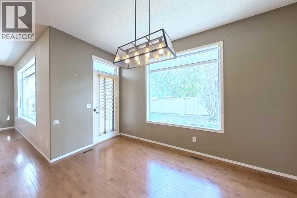 39 Simcoe Terrace Sw, Calgary, Alberta  T3H 4S3 - Photo 11 - A2313210
