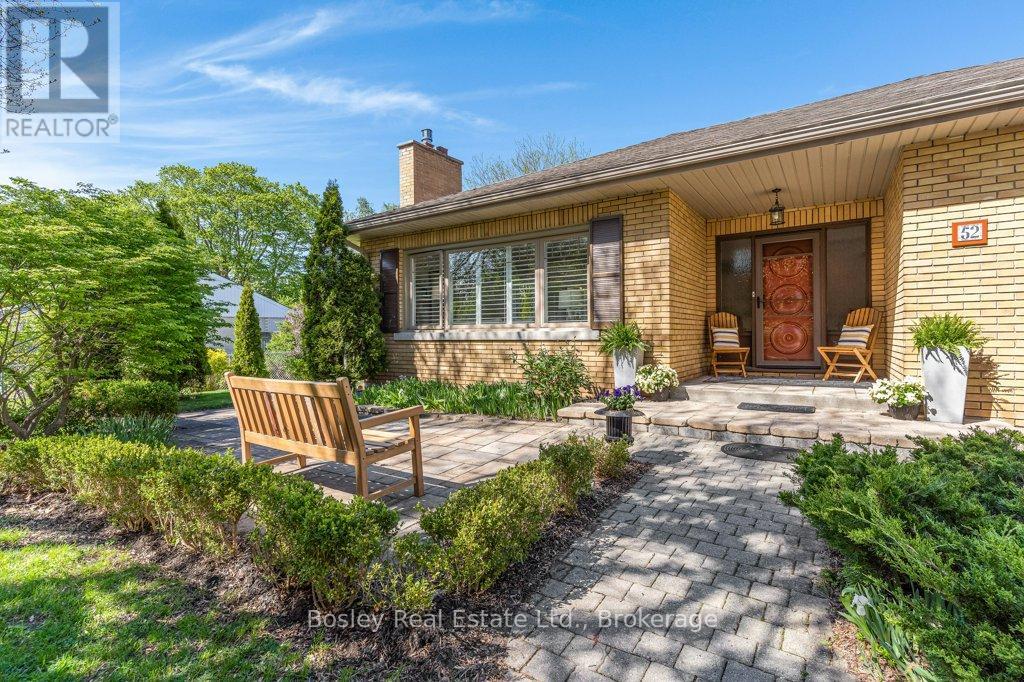 52 Forest Hill Drive, Guelph (Dovercliffe Park/old University), Ontario  N1G 2E6 - Photo 2 - X13181846