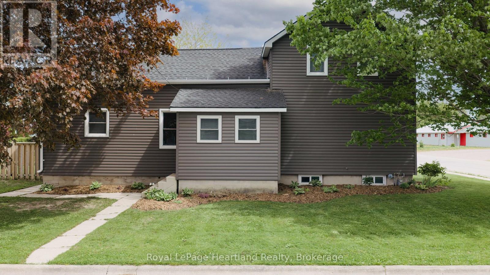 52 CROMBIE STREET, huron east (seaforth), Ontario