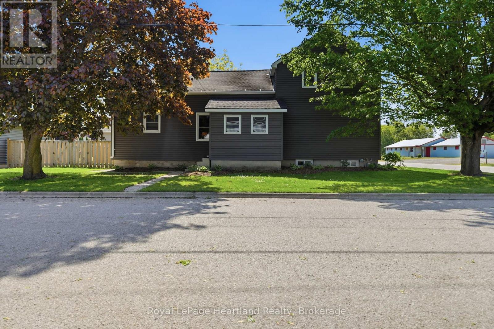 52 Crombie Street, Huron East (Seaforth), Ontario  N0K 1W0 - Photo 2 - X13182218