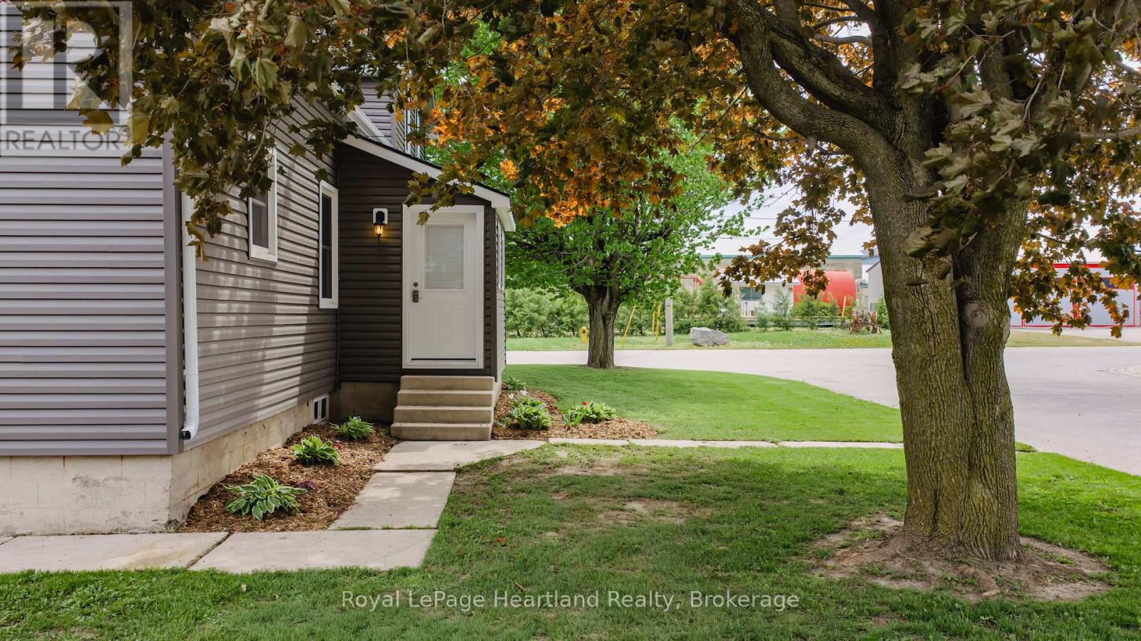 52 Crombie Street, Huron East (Seaforth), Ontario  N0K 1W0 - Photo 4 - X13182218