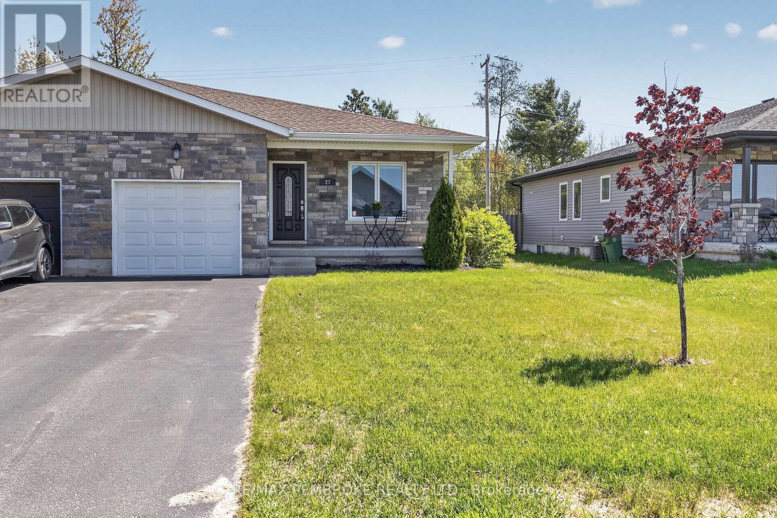 27 Noble Crescent, Petawawa, Ontario  K8H 0G1 - Photo 1 - X13182006