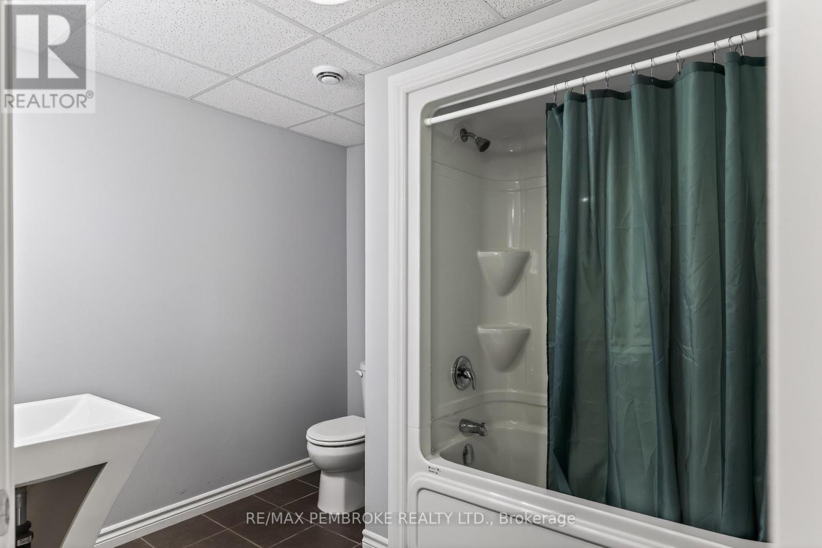 27 Noble Crescent, Petawawa, Ontario  K8H 0G1 - Photo 32 - X13182006