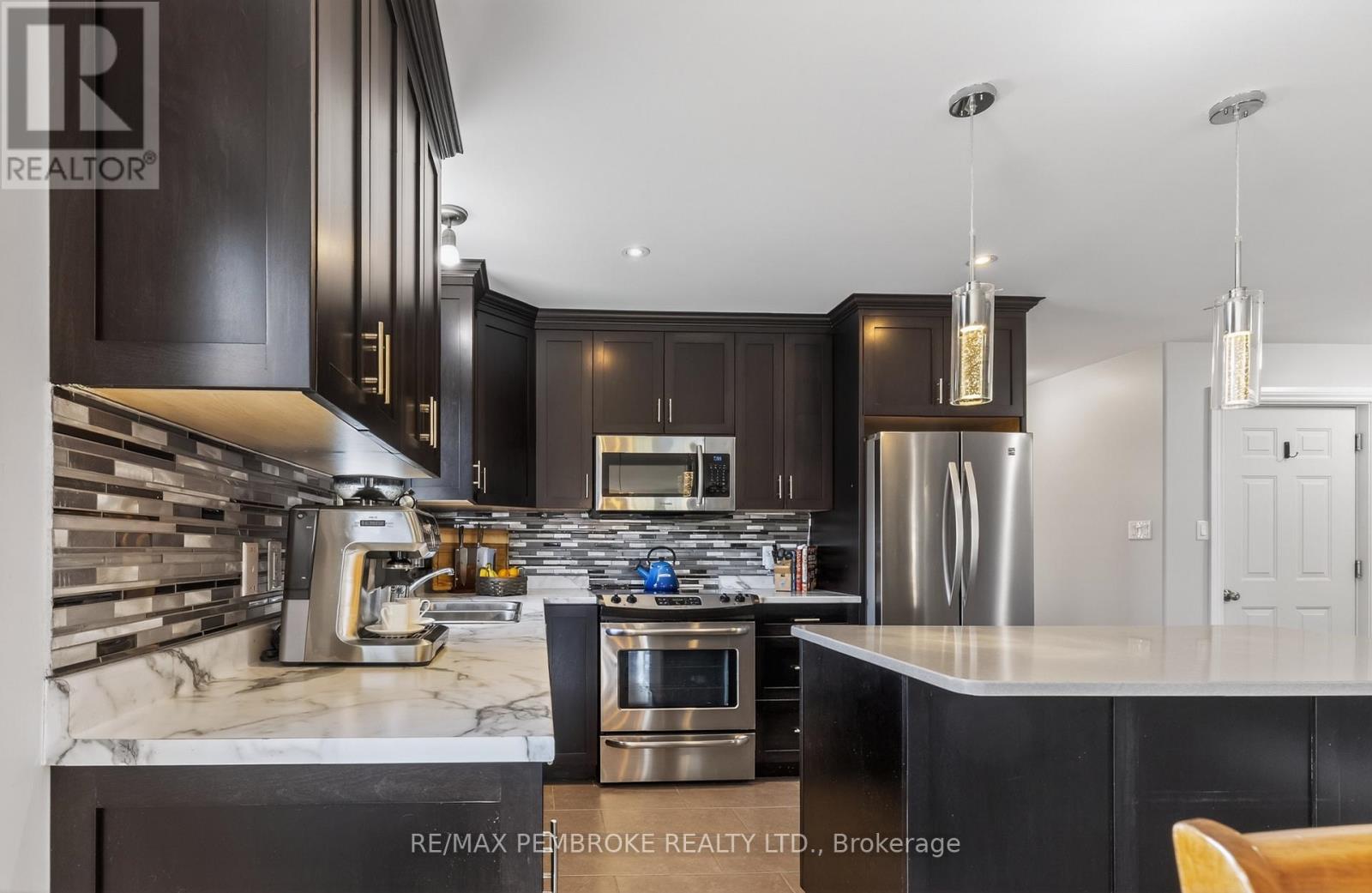27 Noble Crescent, Petawawa, Ontario  K8H 0G1 - Photo 9 - X13182006