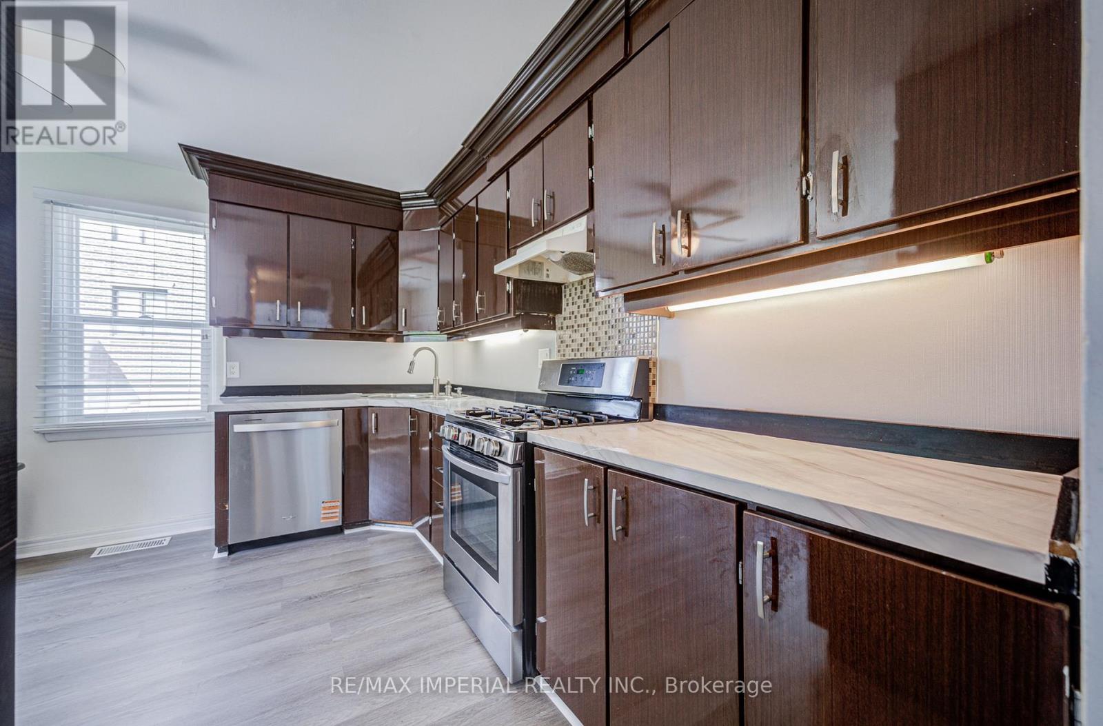 49 Sunset Beach Road, Richmond Hill, Ontario  L4E 3G7 - Photo 23 - N13166942