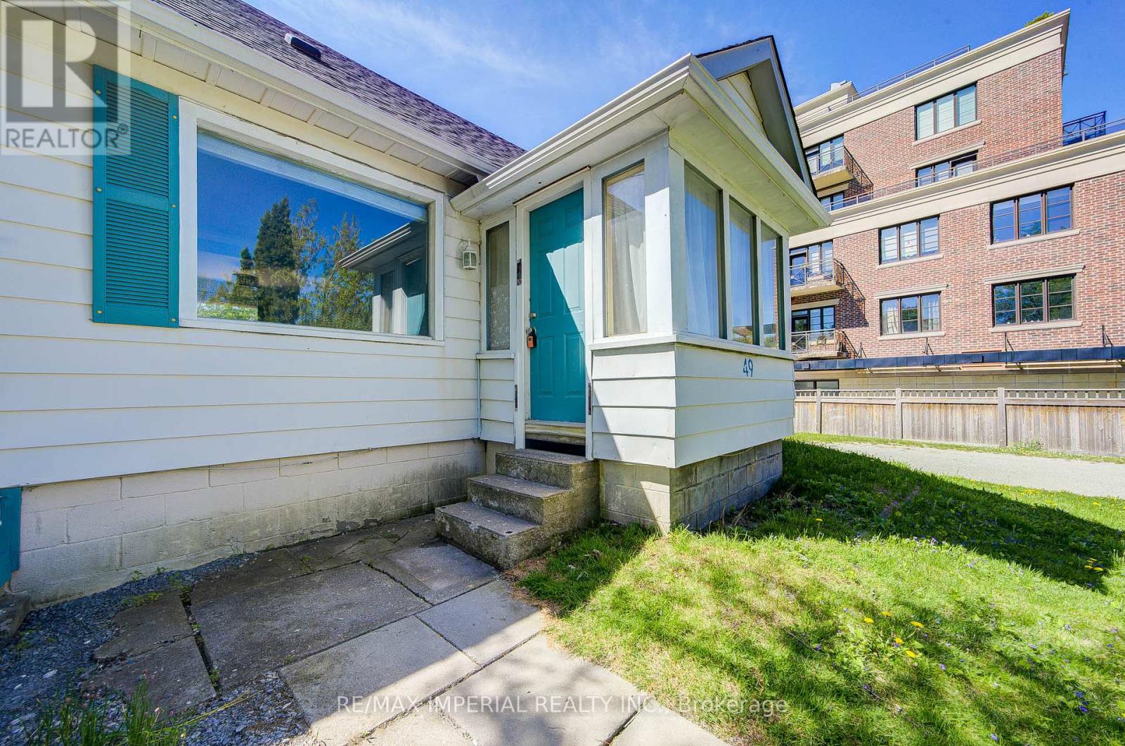49 Sunset Beach Road, Richmond Hill, Ontario  L4E 3G7 - Photo 4 - N13166942