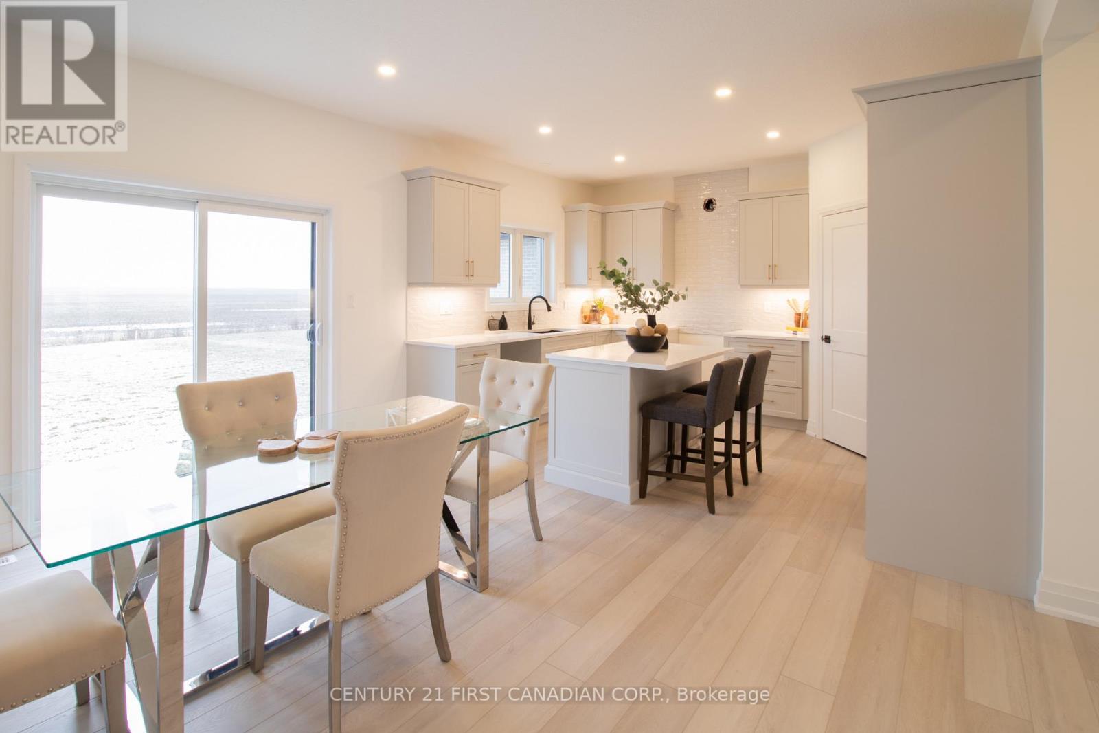 108 Mapledene Lane, Lucan Biddulph, Ontario  N0M 2J0 - Photo 2 - X13175286