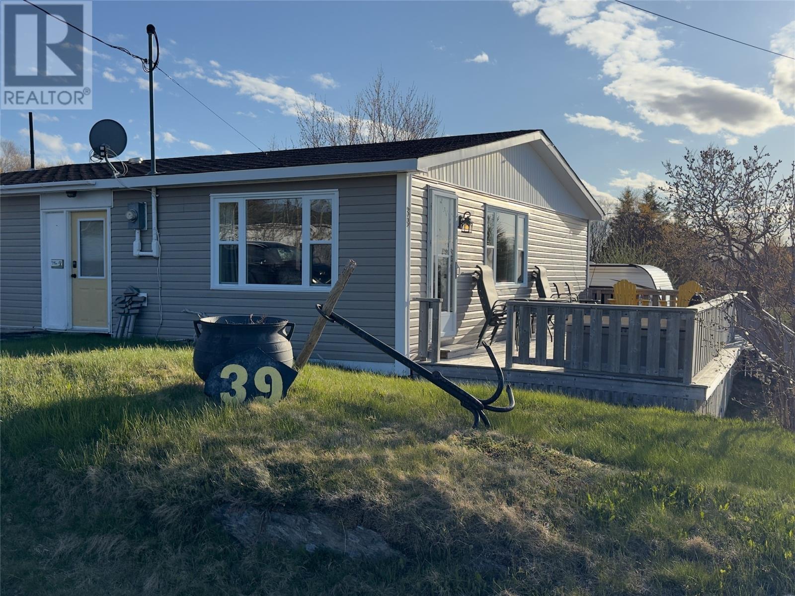 39 Church Loop, Burnside, Newfoundland & Labrador  A0G 1K0 - Photo 1 - 1298017