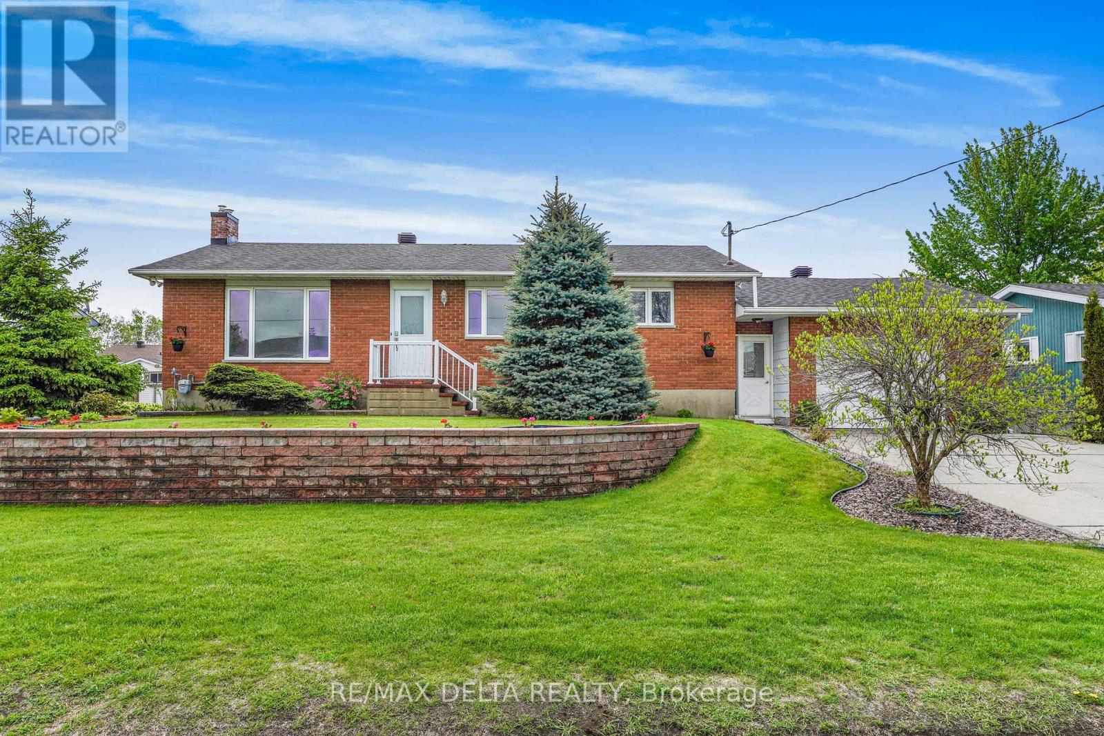 2022 Patricia Street, Clarence-Rockland, Ontario  K4K 1C1 - Photo 2 - X13182198