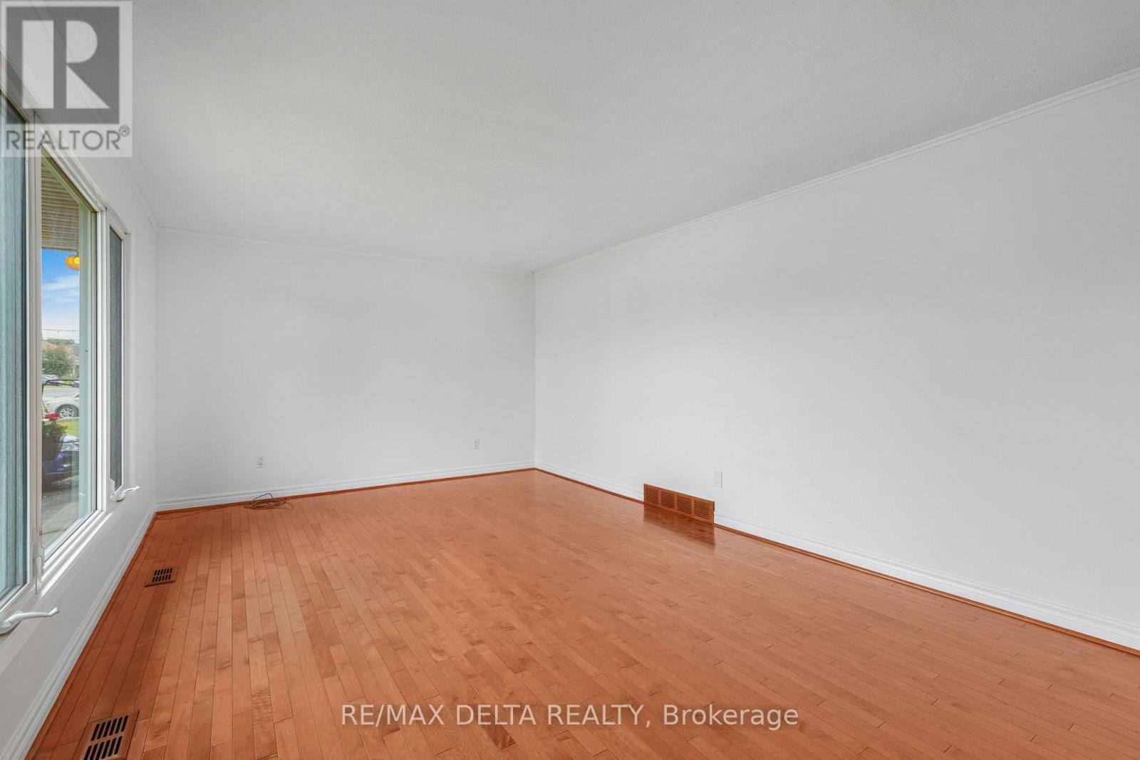 2022 Patricia Street, Clarence-Rockland, Ontario  K4K 1C1 - Photo 4 - X13182198