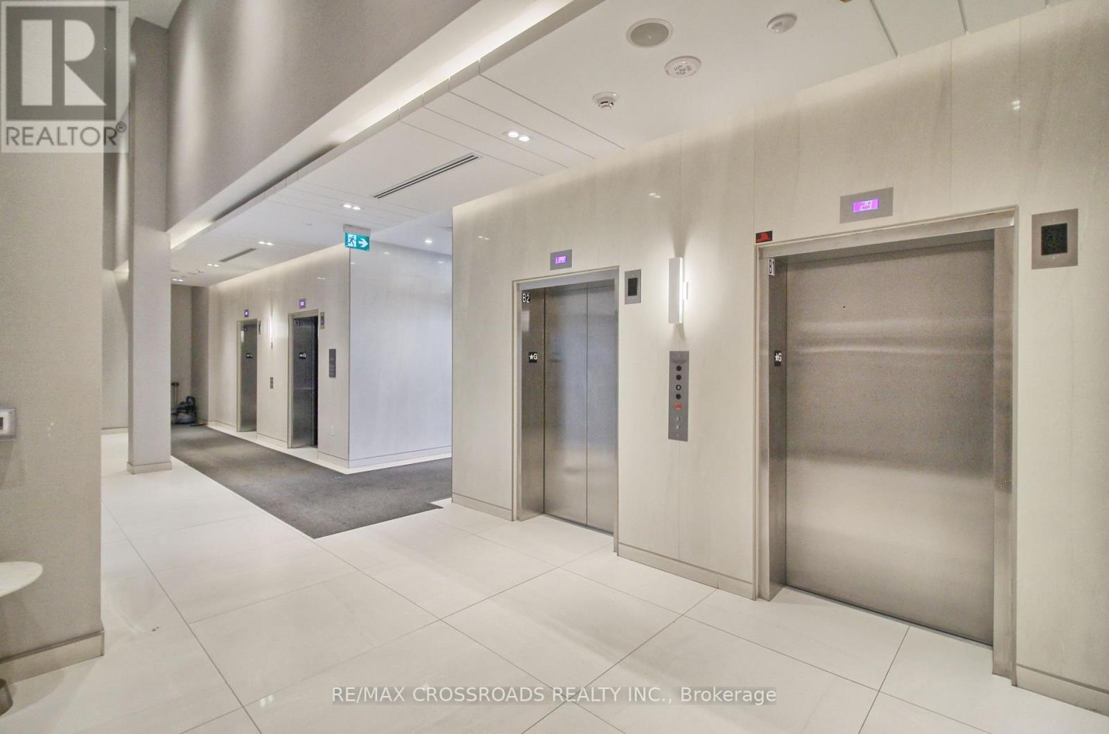 N1808 - 7 Golden Lion Heights, Toronto, Ontario  M2M 0C1 - Photo 3 - C13181772